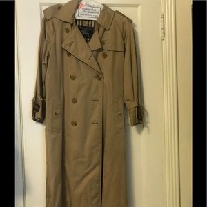 Burberry Trench coat
